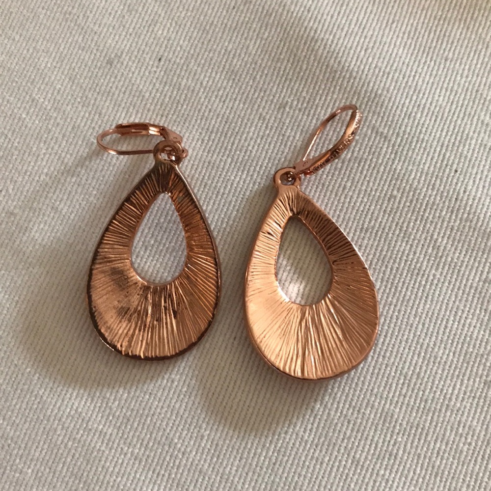 Copper colored earrings - Picture 2 of 3